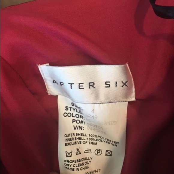 💃 Beautiful formal attire dress in Red. - Picture 4 of 8